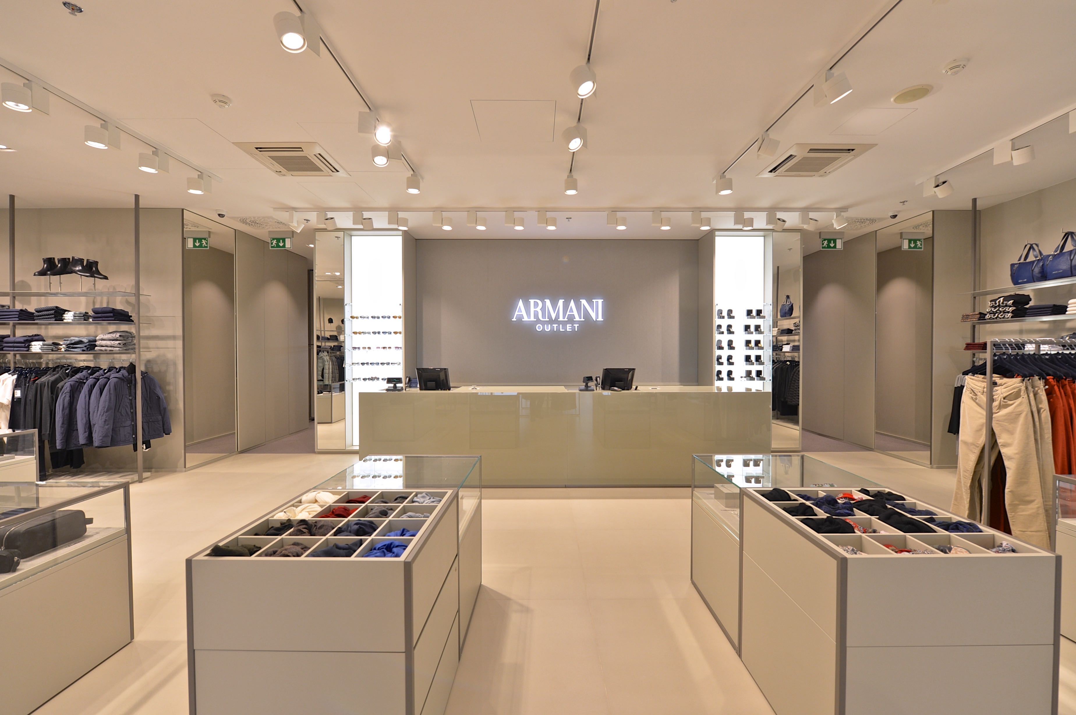 armani outlet 1